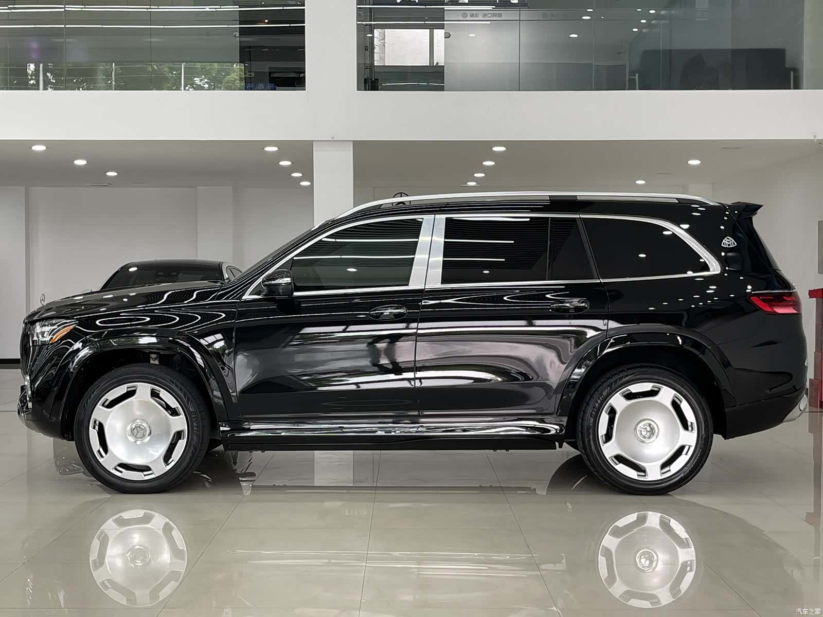 Mercedes-Benz GLS, 2024 4