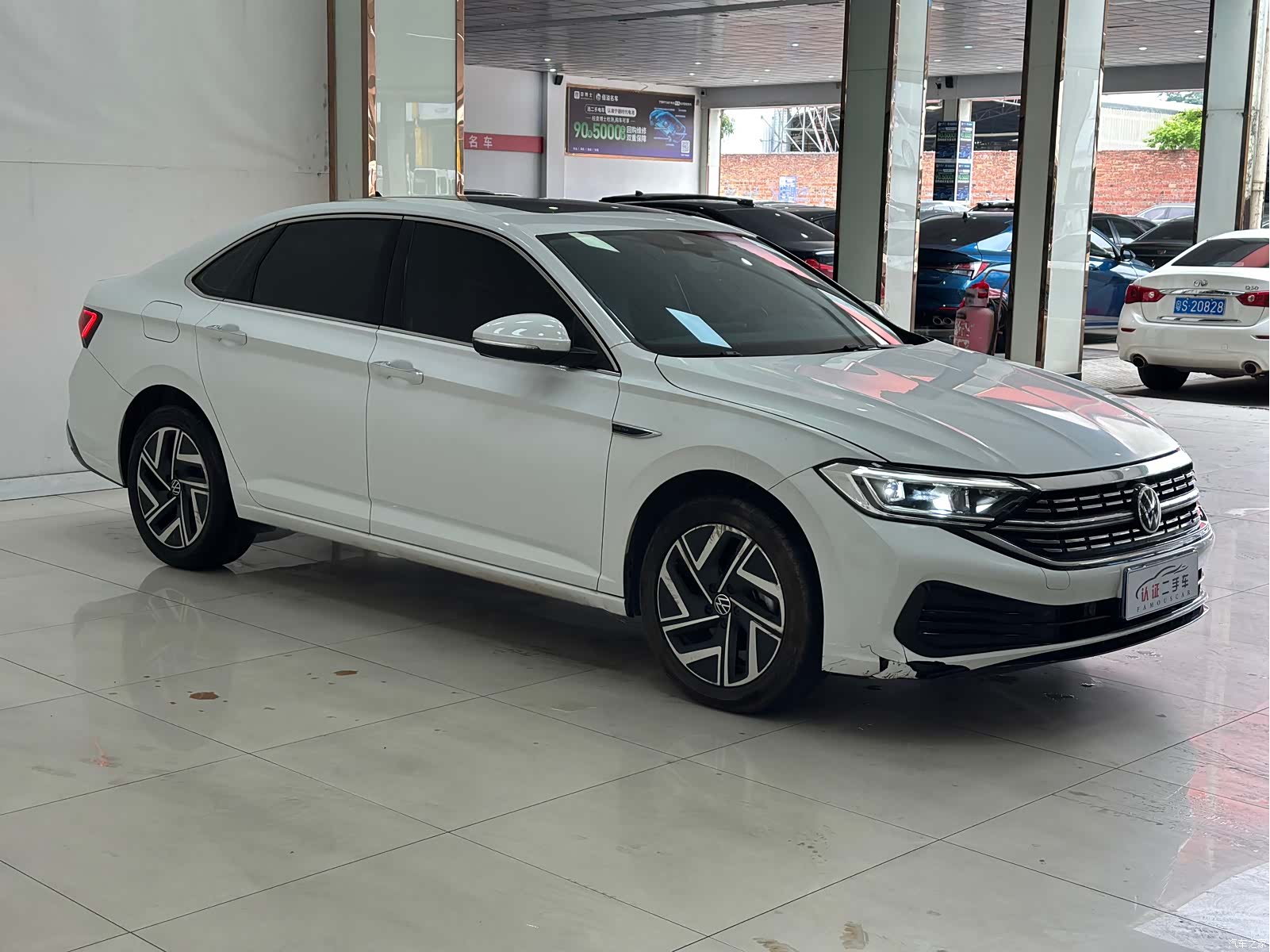 Volkswagen Sagitar, 2023 3