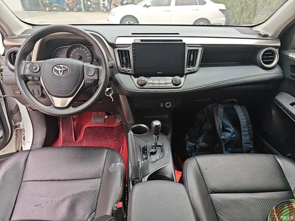 Toyota RAV4, 2016 10