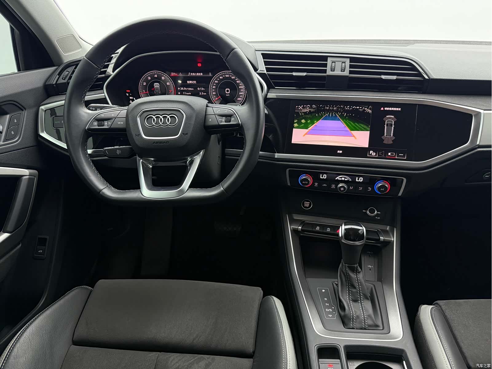 Audi Q3, 2023 11