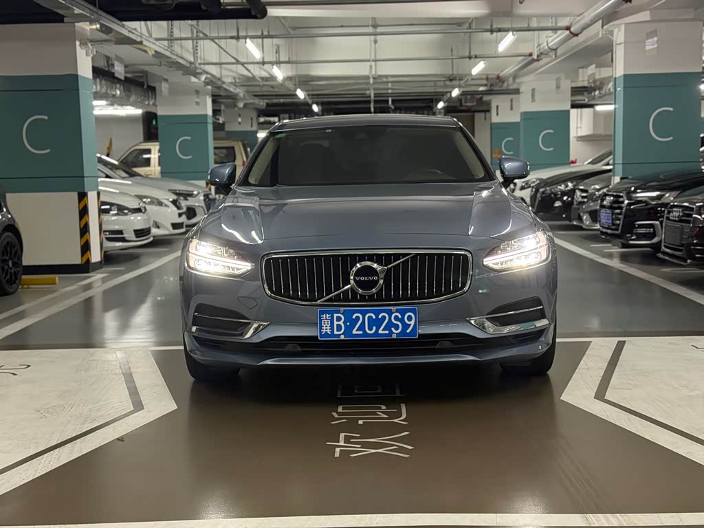 Volvo S90