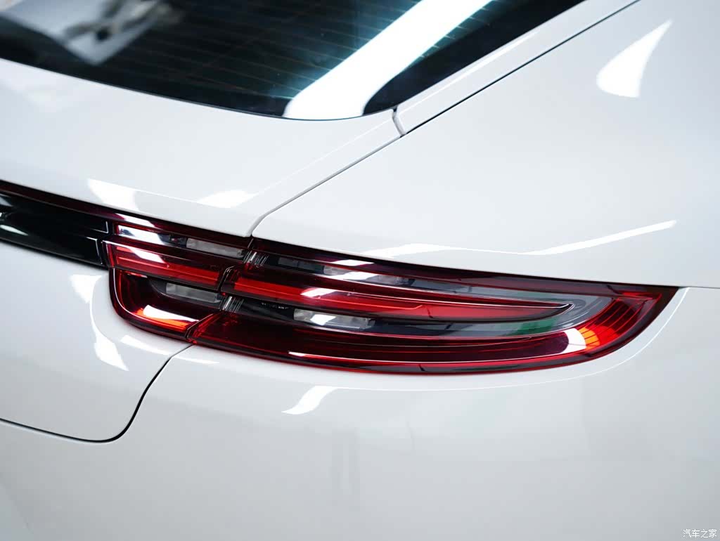 Porsche Panamera, 2019 все фото