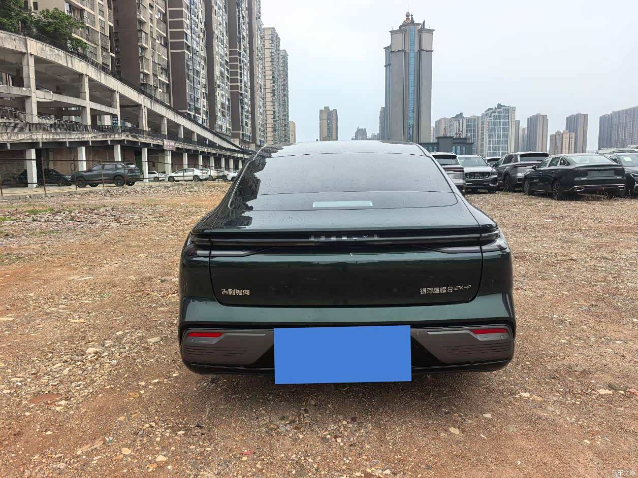 Geely 8, 2025 4
