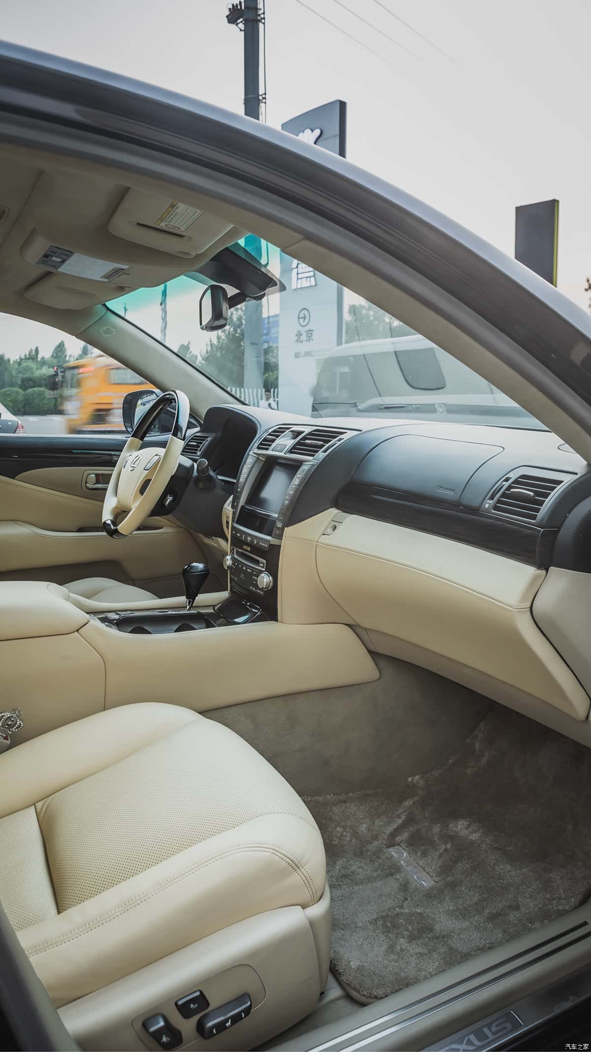 Lexus LS, 2011 7