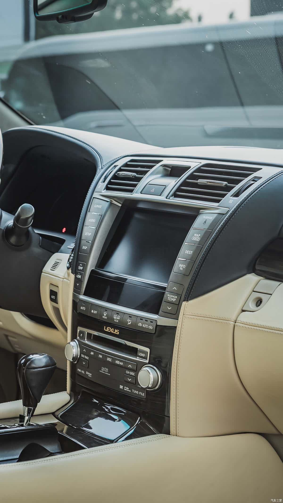 Lexus LS, 2011 8