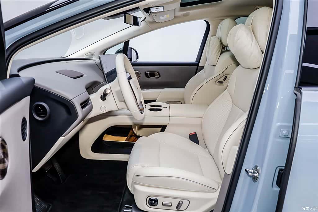 Li Auto i8, 2025 11