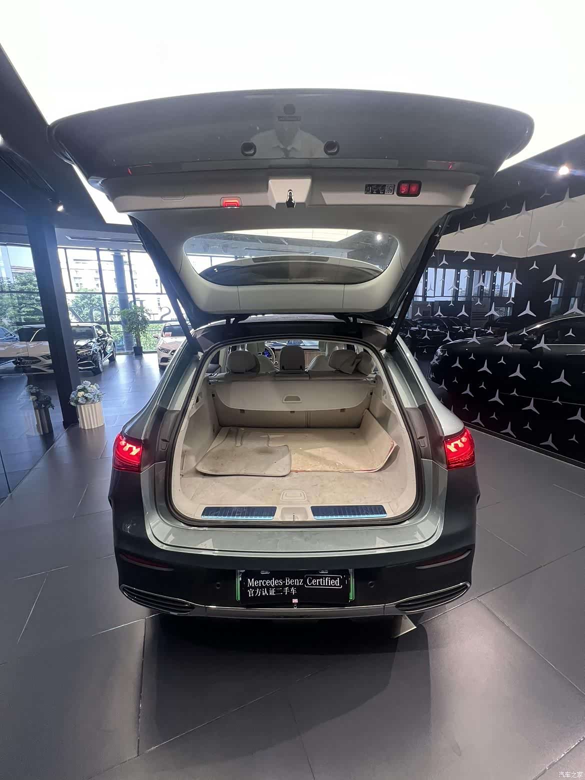Mercedes-Benz EQE, 2024 6