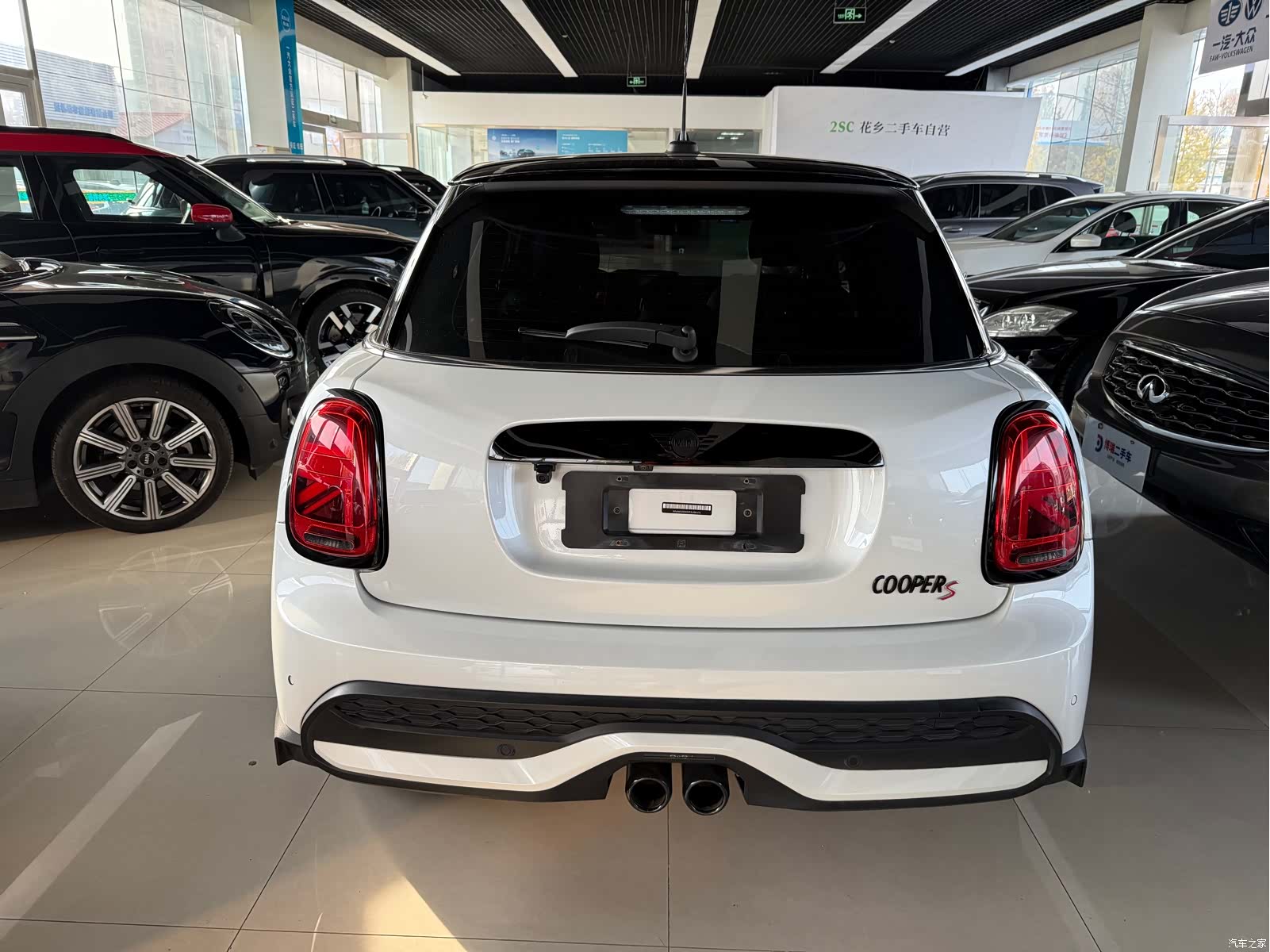Mini Cooper, 2023 все фото
