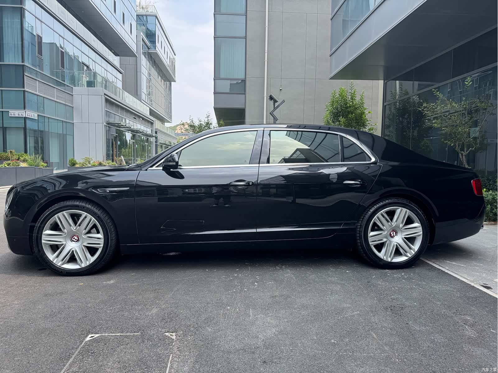 Bentley Flying Spur, 2019 все фото