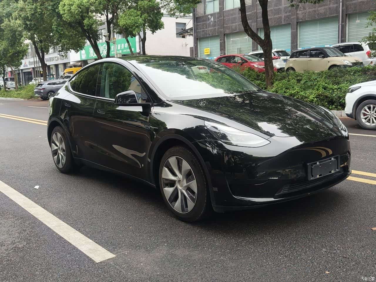 Tesla Model Y, 2022 3