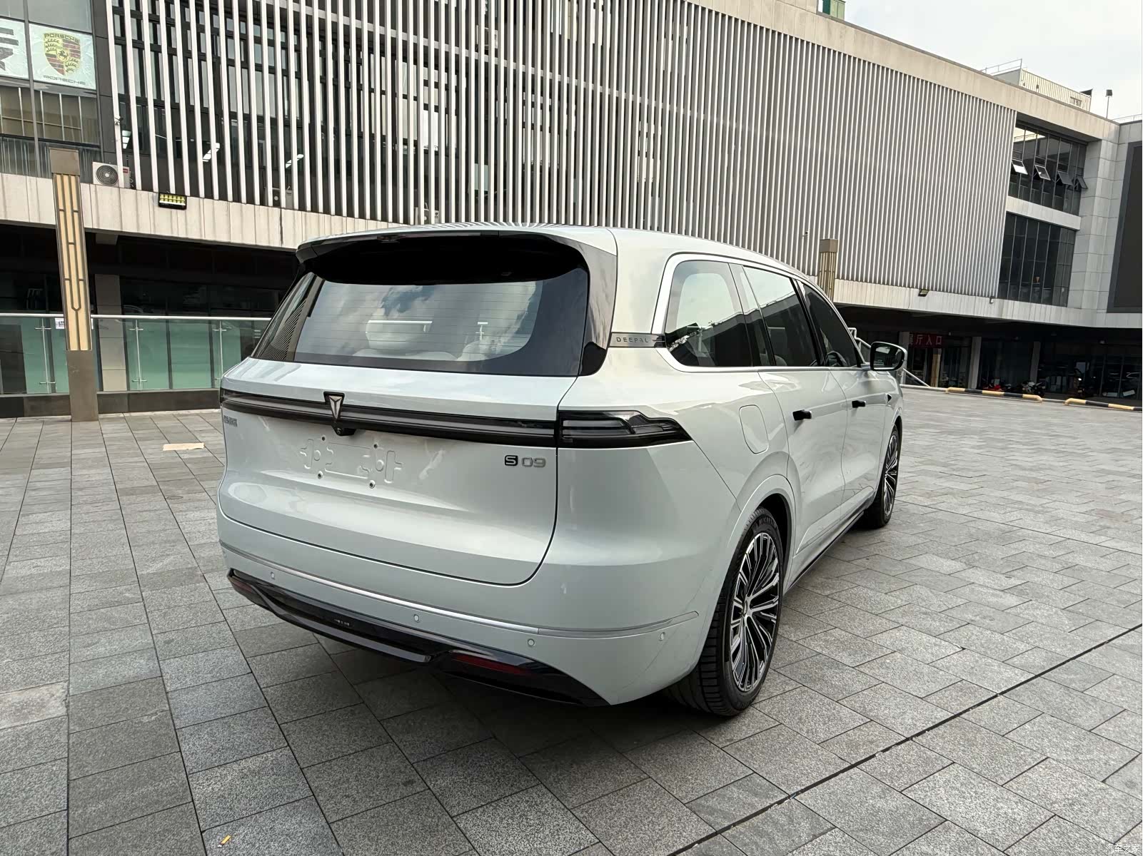 Deepal S09, 2025 4