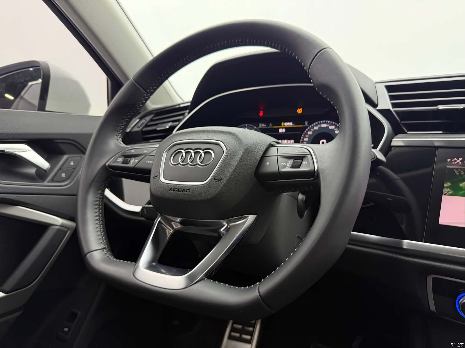 Audi Q3, 2021 11