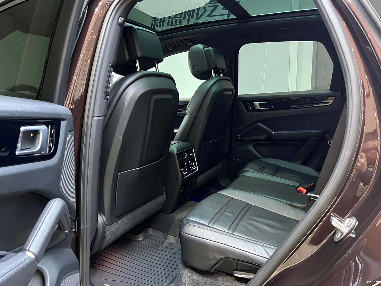 Porsche Cayenne, 2018 11