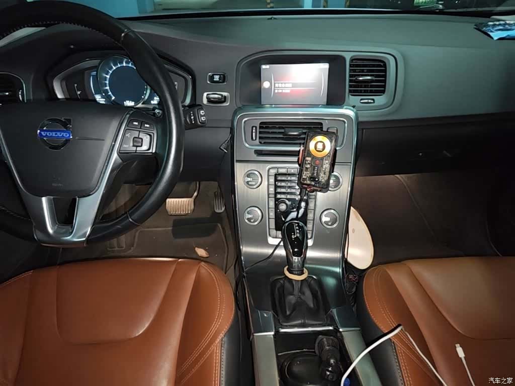 Volvo V60, 2015 13