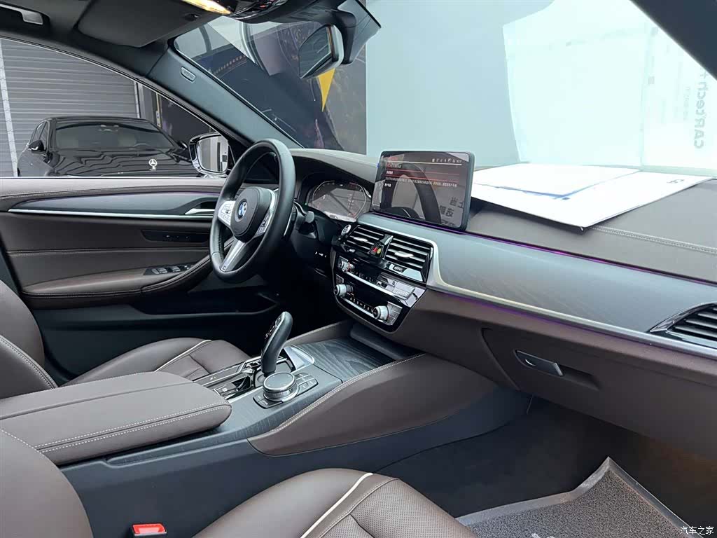 BMW 5 Series, 2023 22