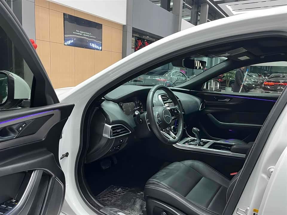 Jaguar XEL Jaguar XEL