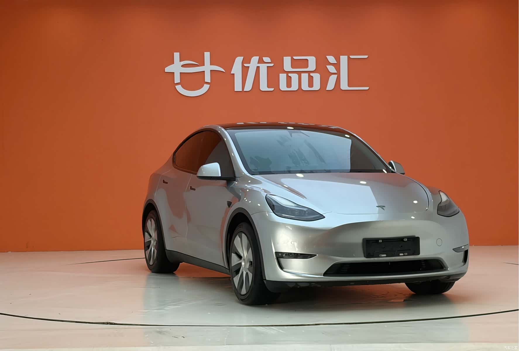 Tesla Model Y, 2021 4