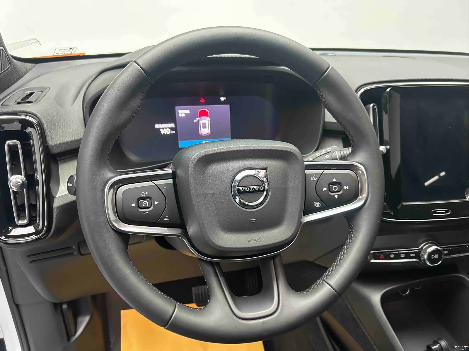 Volvo XC40, 2024 14