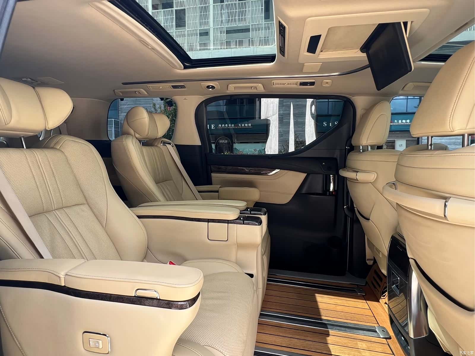 Toyota Alphard, 2018 13