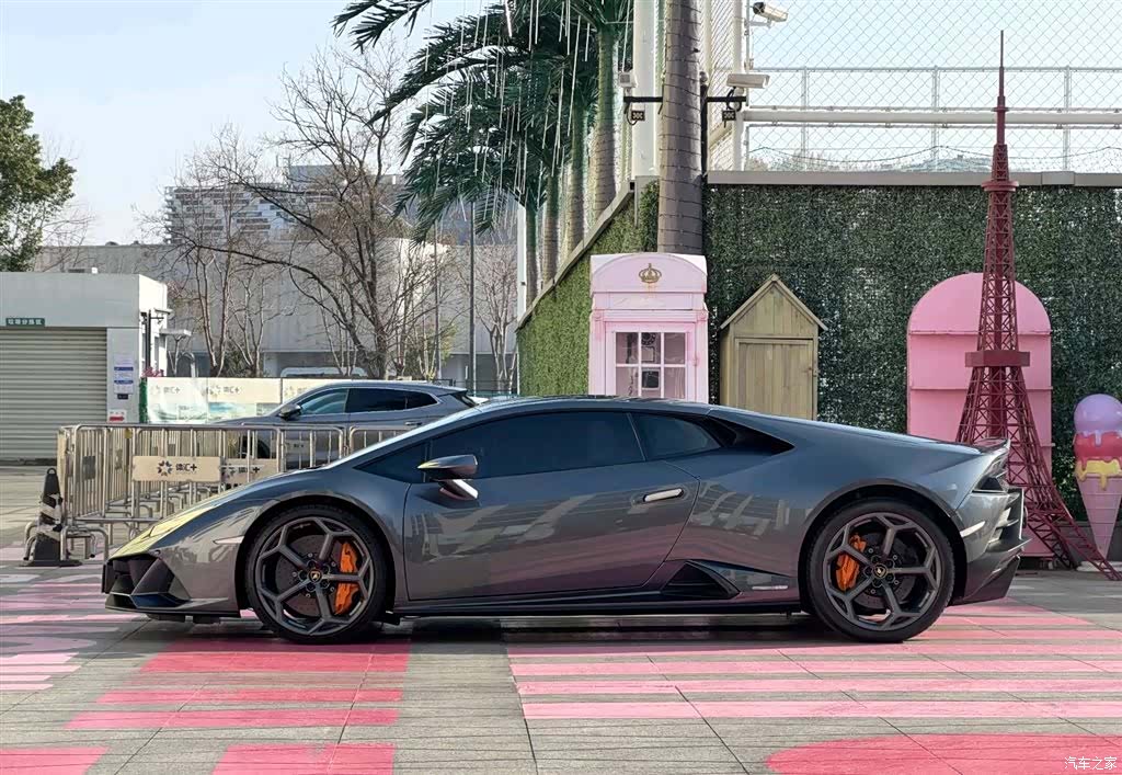 Lamborghini Huracán, 2020 все фото