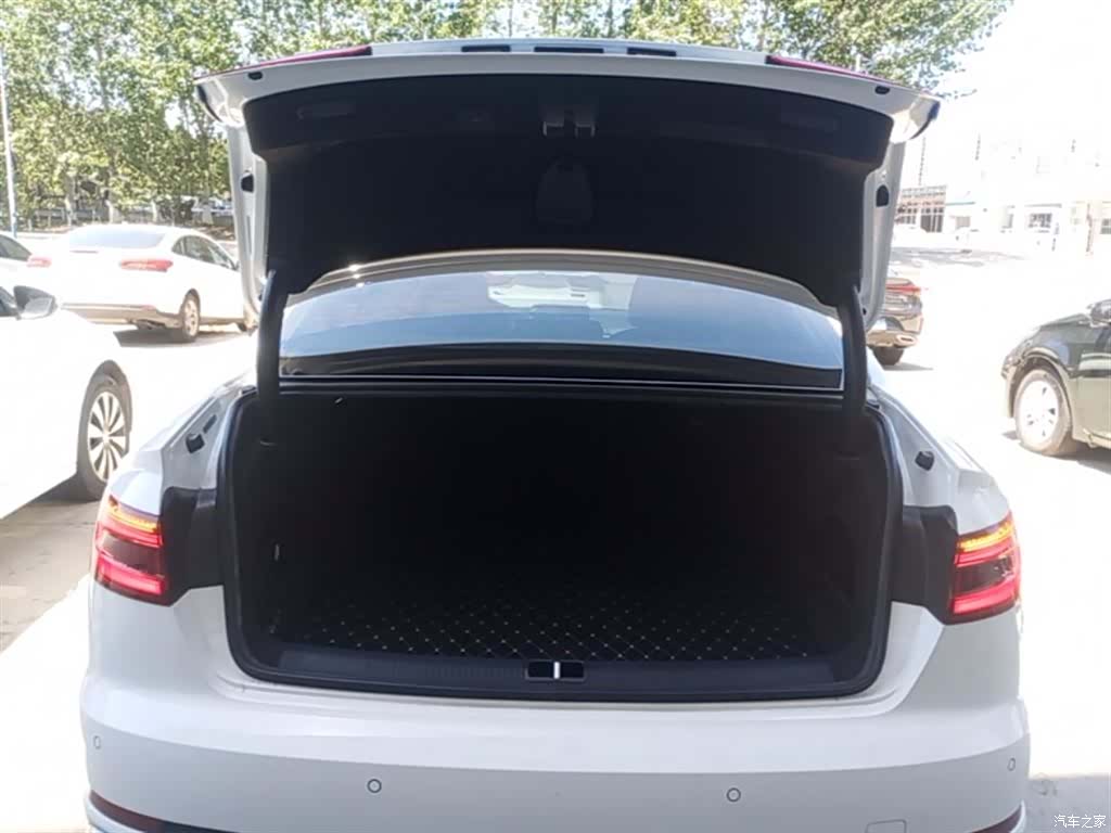 Audi A4L, 2020 19