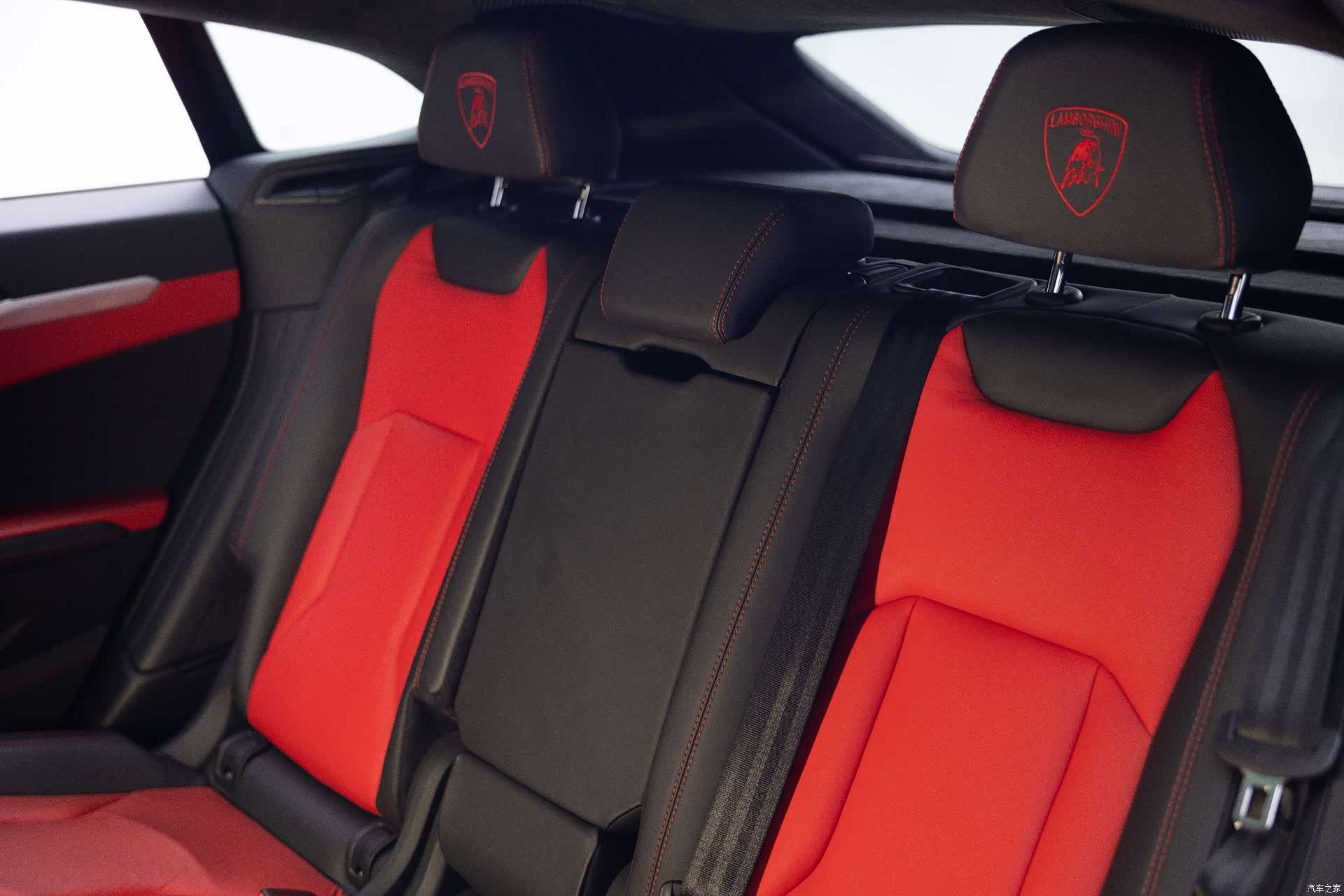 Lamborghini Urus, 2022 18
