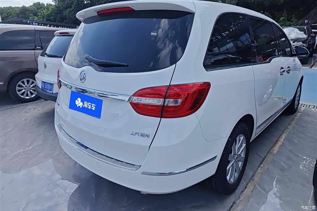 Buick GL8, 2018 3