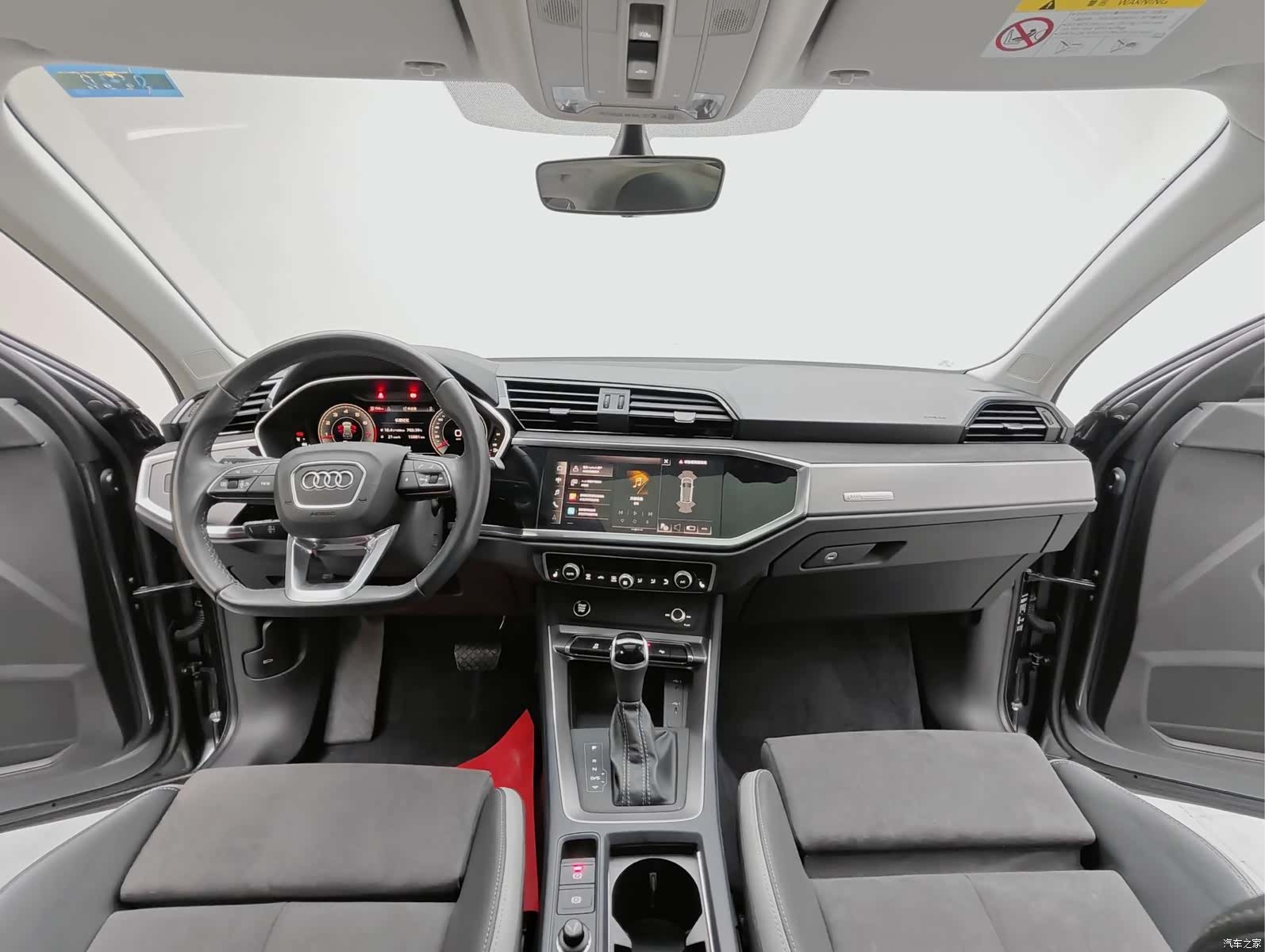 Audi Q3, 2023 14