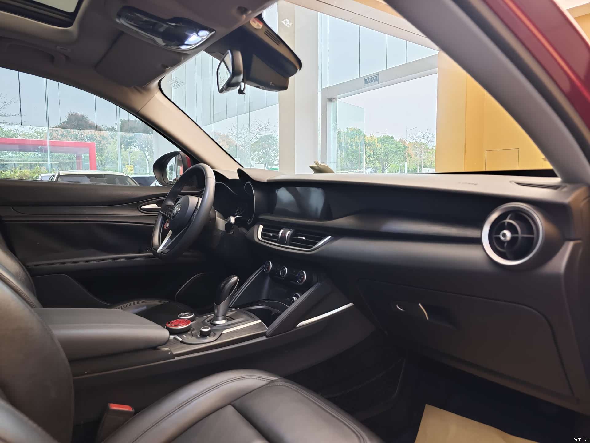 Alfa Romeo Stelvio, 2019 32