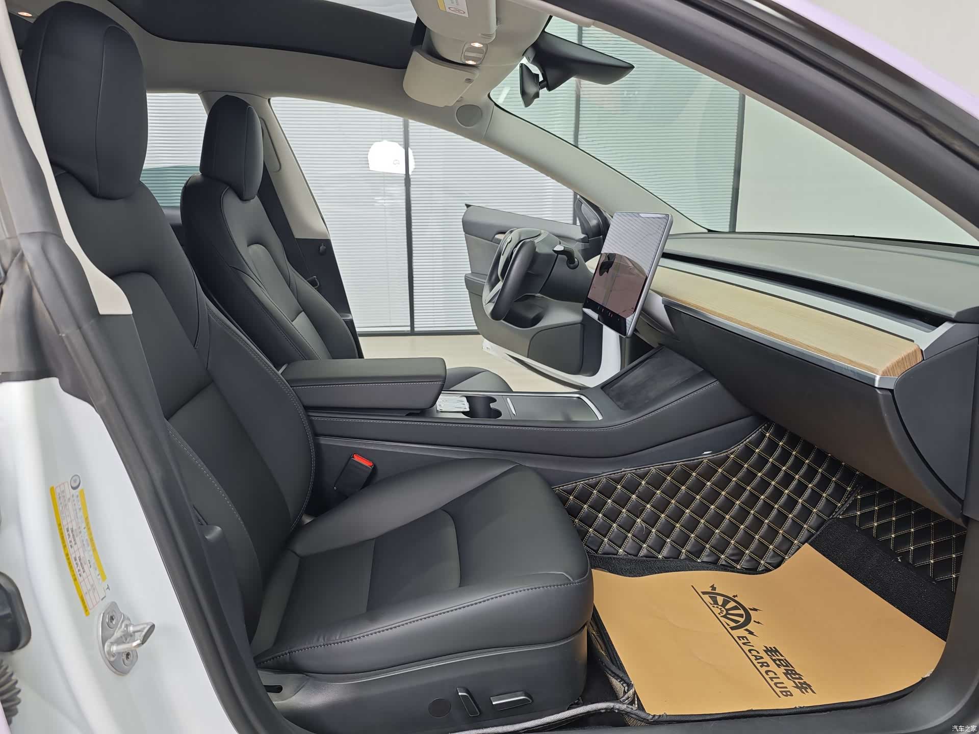 Tesla Model 3, 2021 43