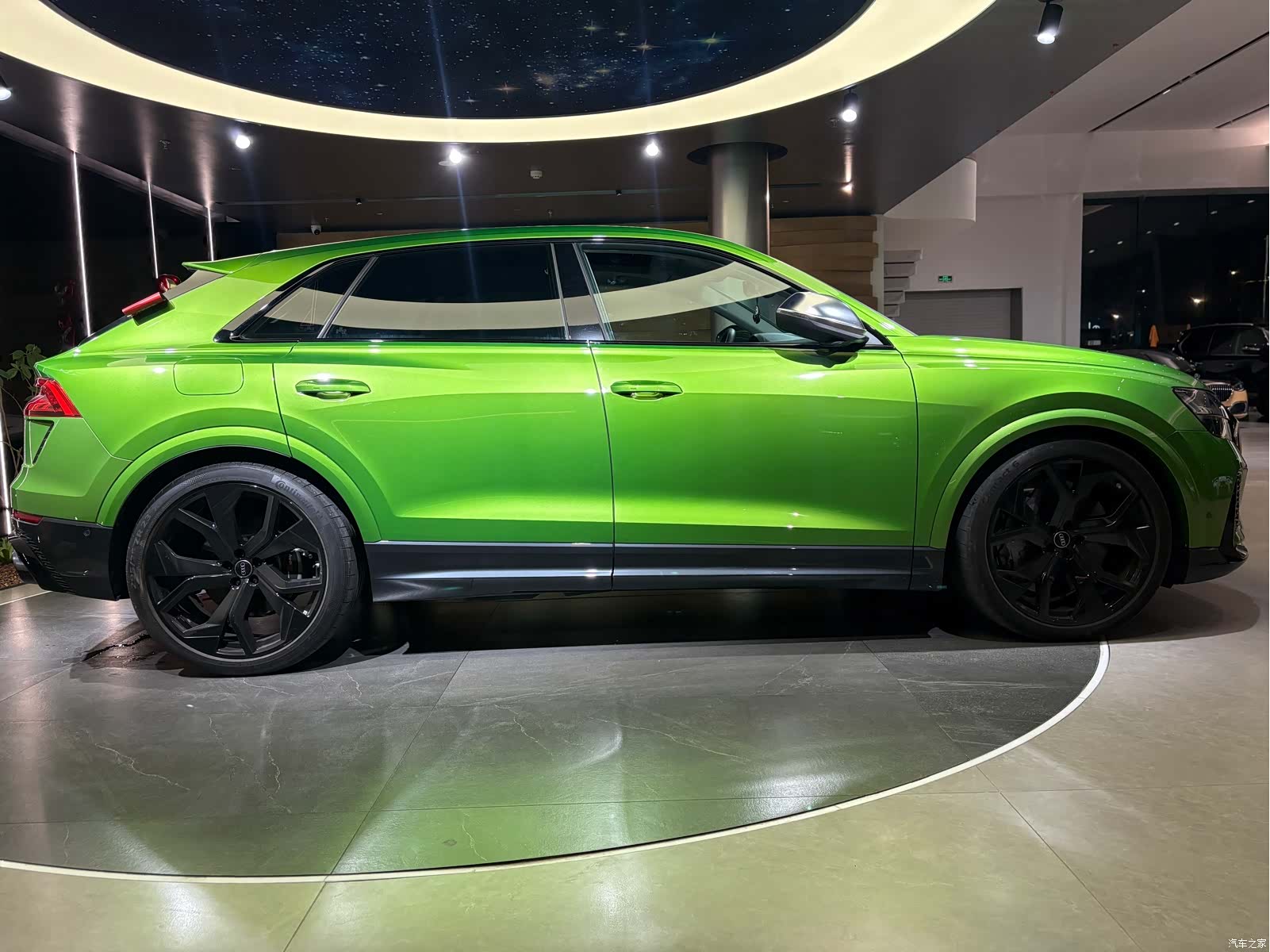 Audi Q8, 2022 7