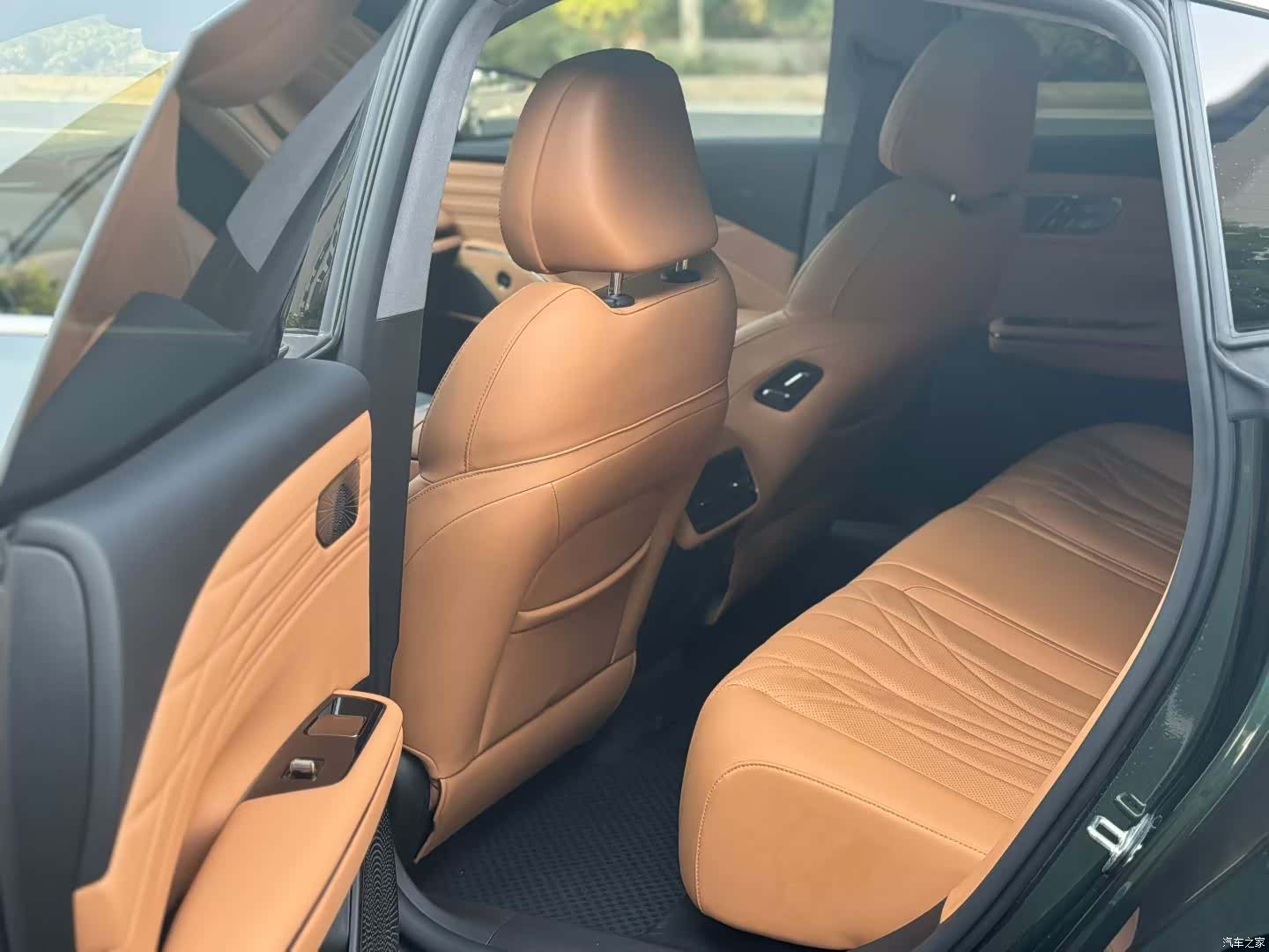 Geely 8, 2025 6