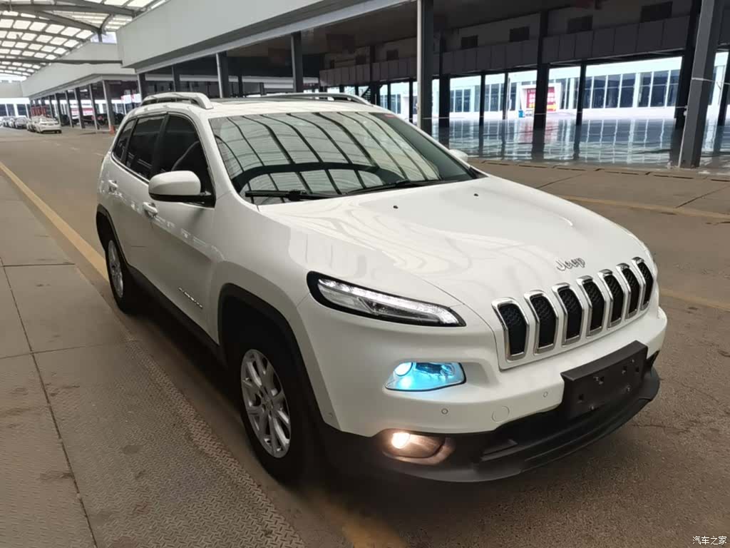 Jeep Cherokee, 2017 4