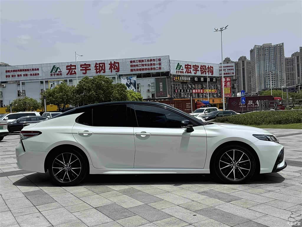 Toyota Camry, 2023 4