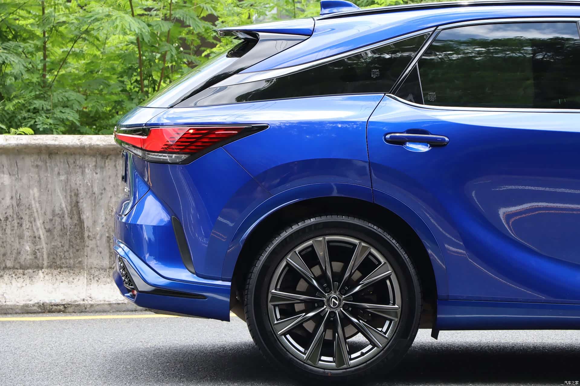 Lexus RX, 2023 11