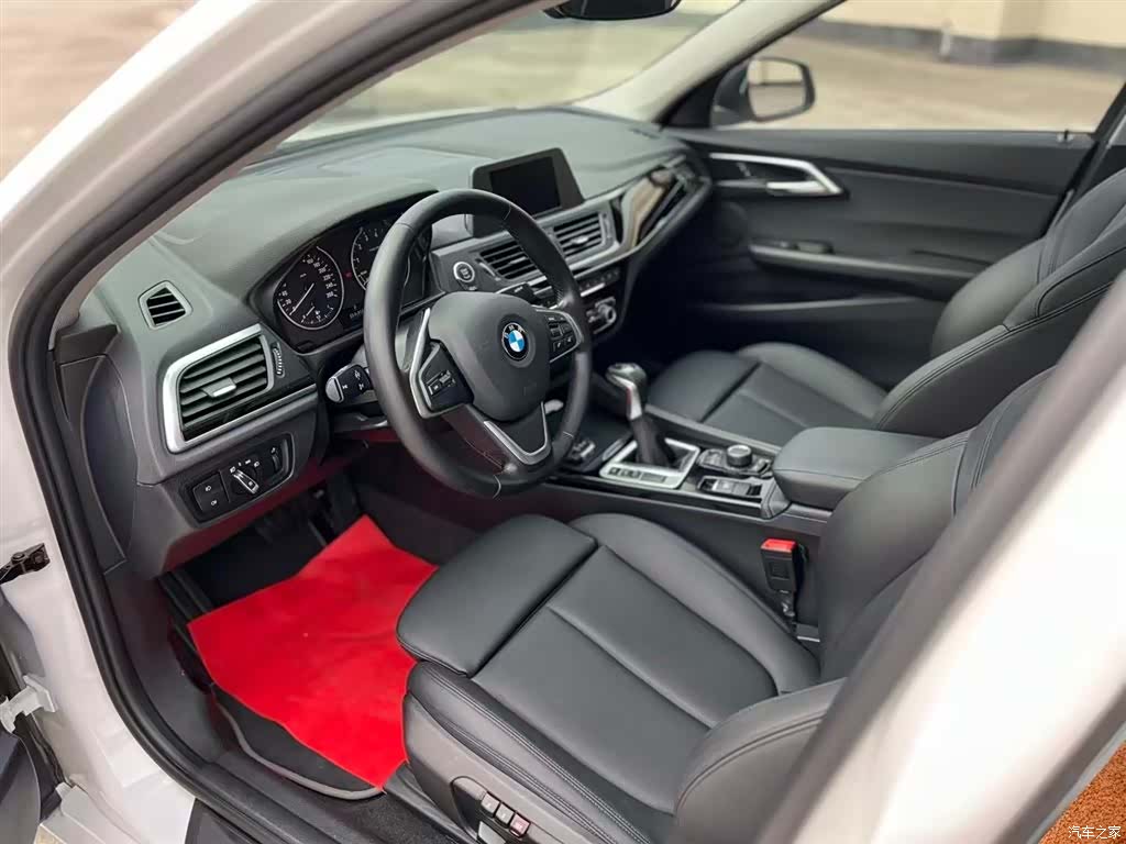 BMW 1 Series, 2017 все фото