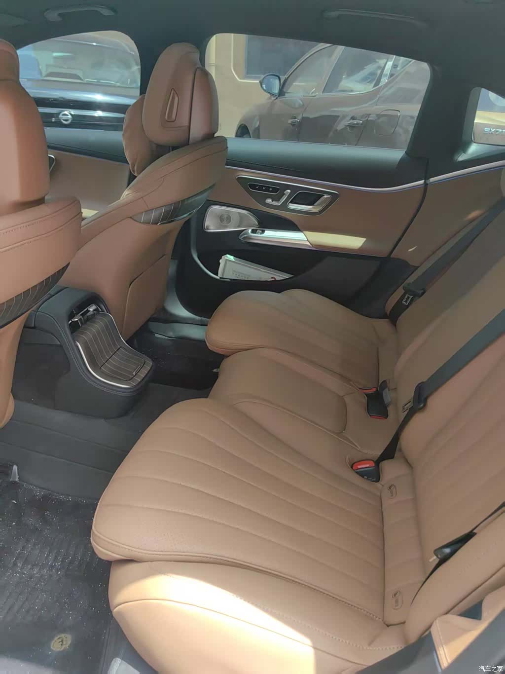 Mercedes-Benz E-Class, 2026 8