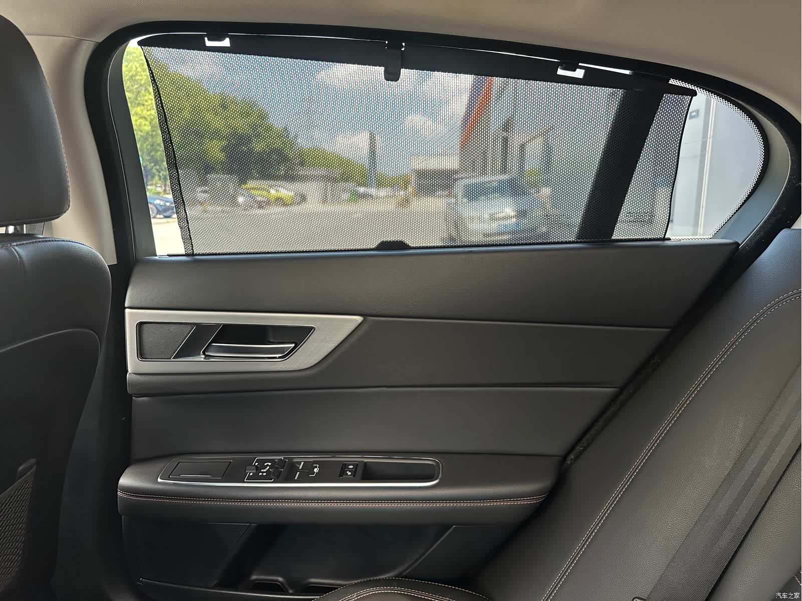 Land Rover XEL, 2019 15