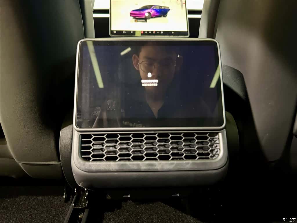 Tesla Model 3, 2024 19