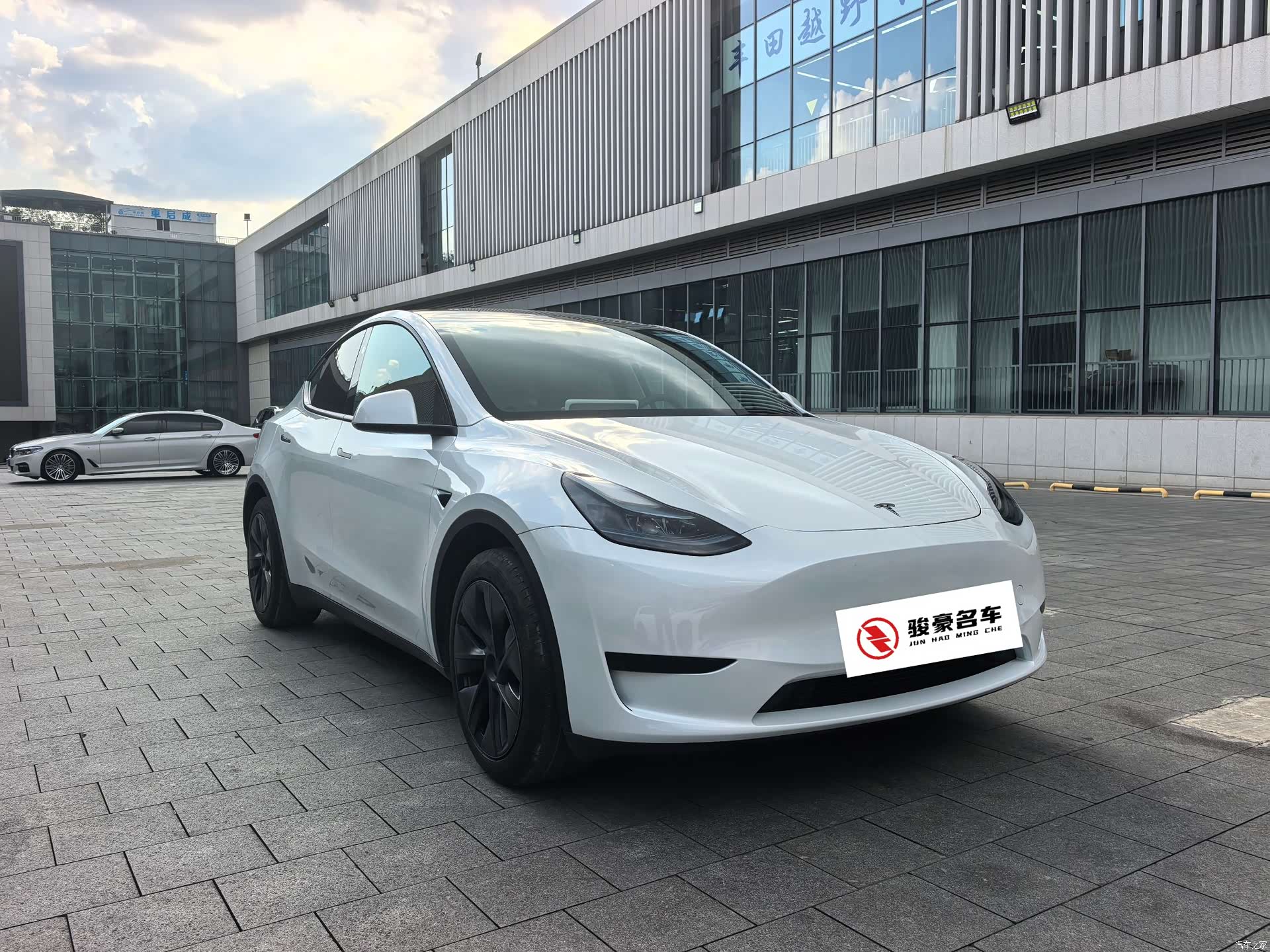 Tesla Model Y, 2024 3