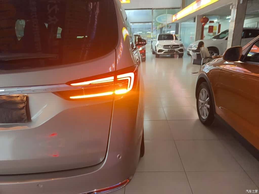 Buick GL8, 2022 8