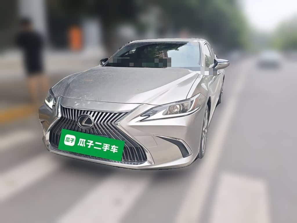 Lexus ES 2020 200