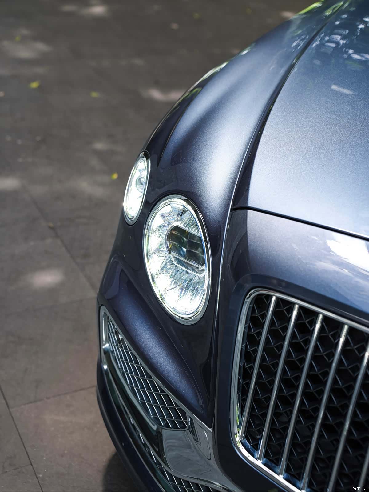Bentley Flying Spur, 2023 3
