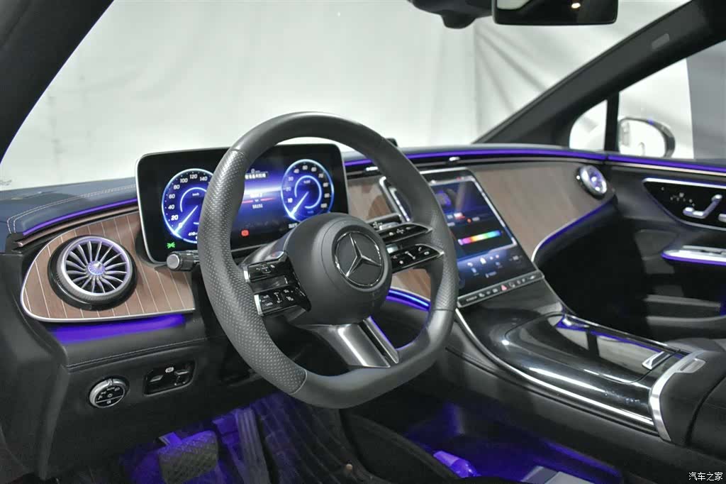 Mercedes-Benz EQE, 2023 6