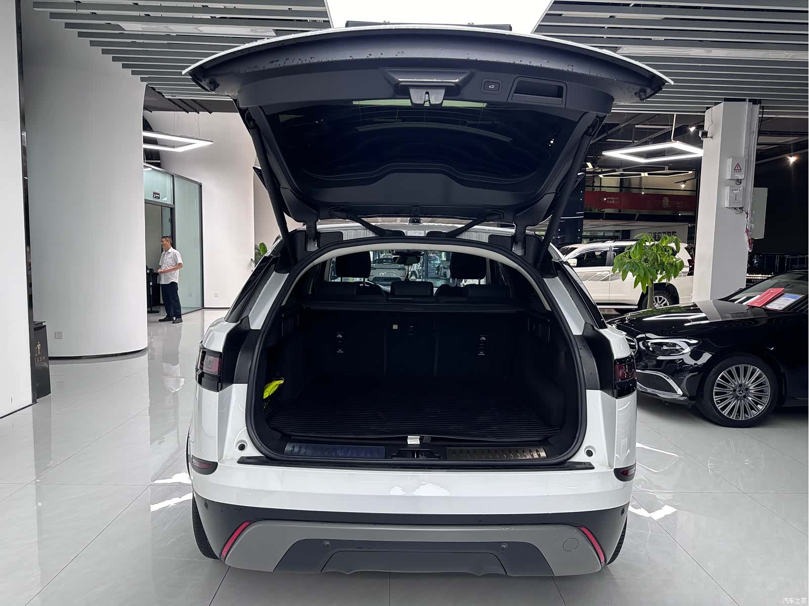 Land Rover Range Rover, 2023 16