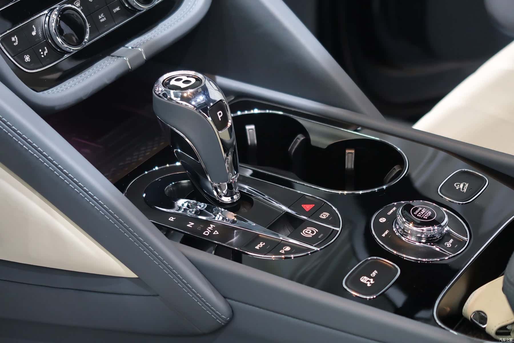 Bentley Bentayga, 2022 7