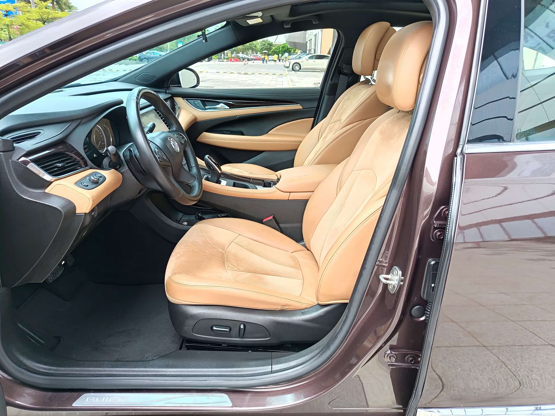 Buick LaCrosse, 2018 все фото