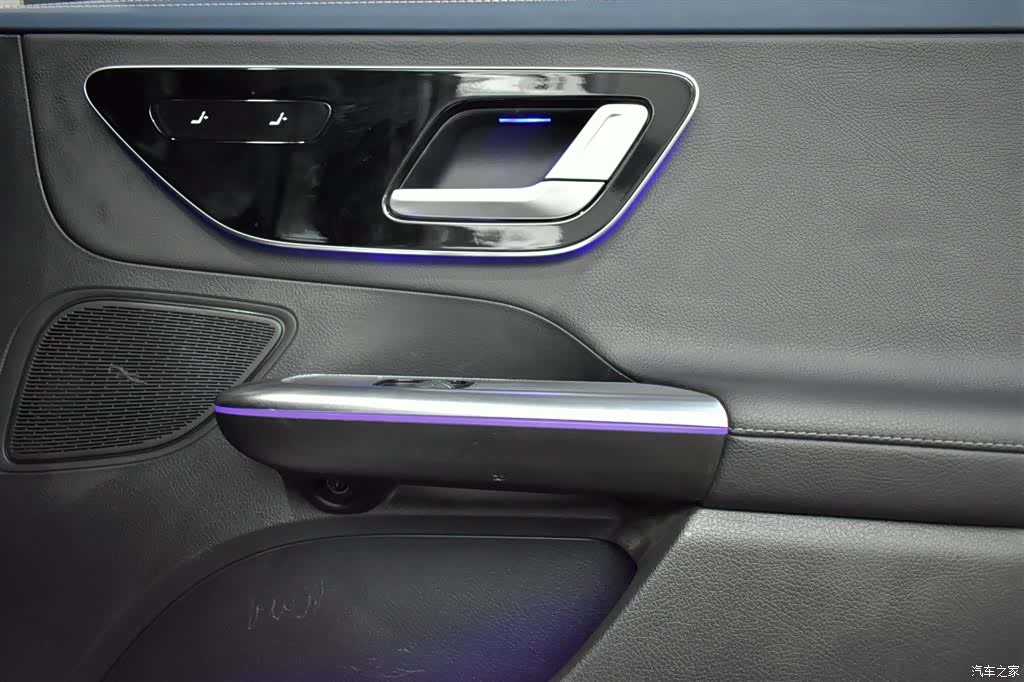 Mercedes-Benz EQE, 2023 11
