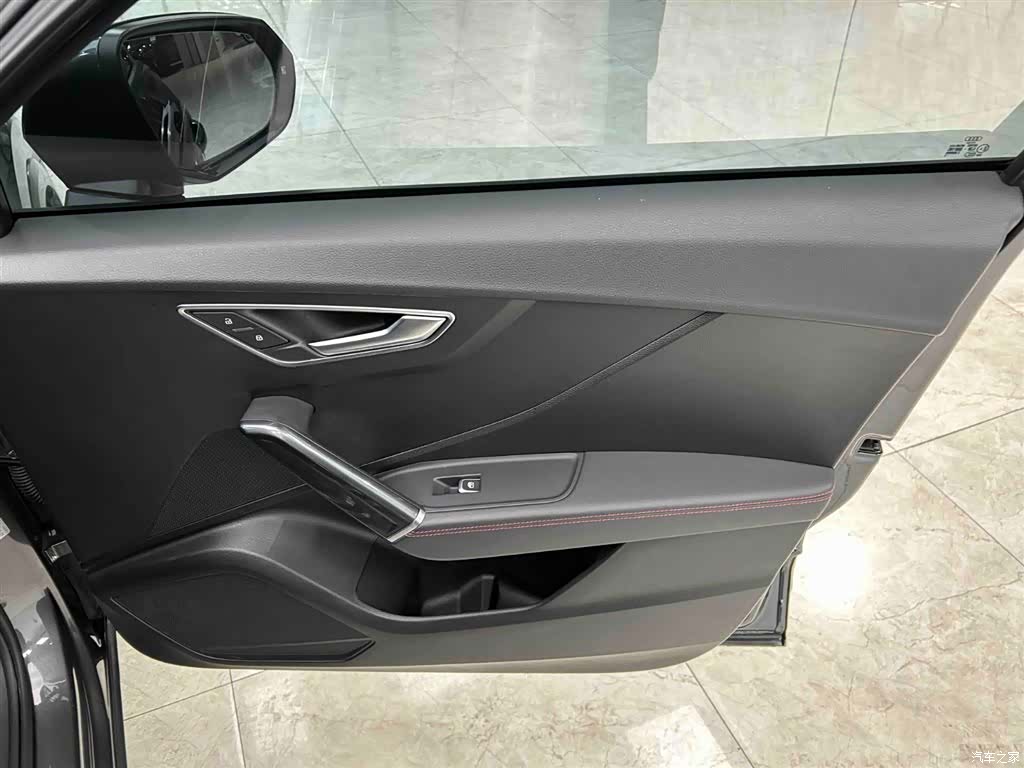 Audi Q2L, 2022 12