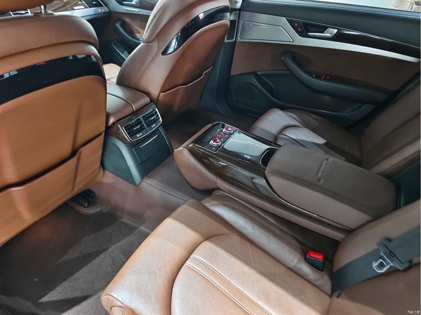 Audi A8L, 2017 11